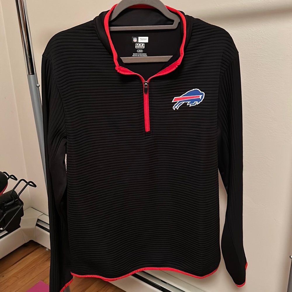 Black pull over Buffalo Bills